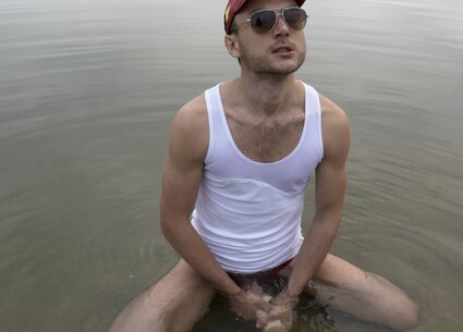 Testing out fleshlight with Astroglide Diamond silicone gel