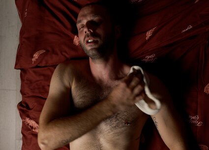 Kinky gay bear seducing the straight guy plumber for handjob